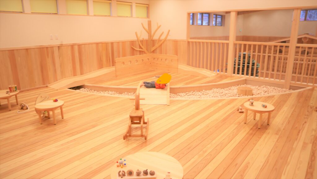 檜原 森のおもちゃ美術館 赤ちゃん広場